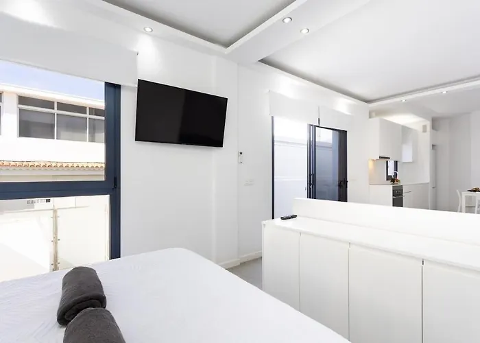 La Caleta With Appartamento *